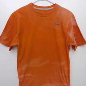 NWOT NIKE Tee ✔️